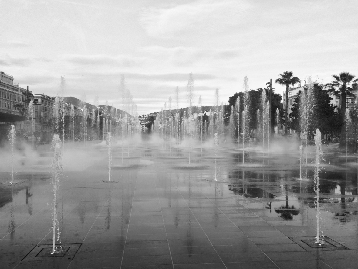 Jets d'eau Nice Coulée verte Promenade du Paillon
