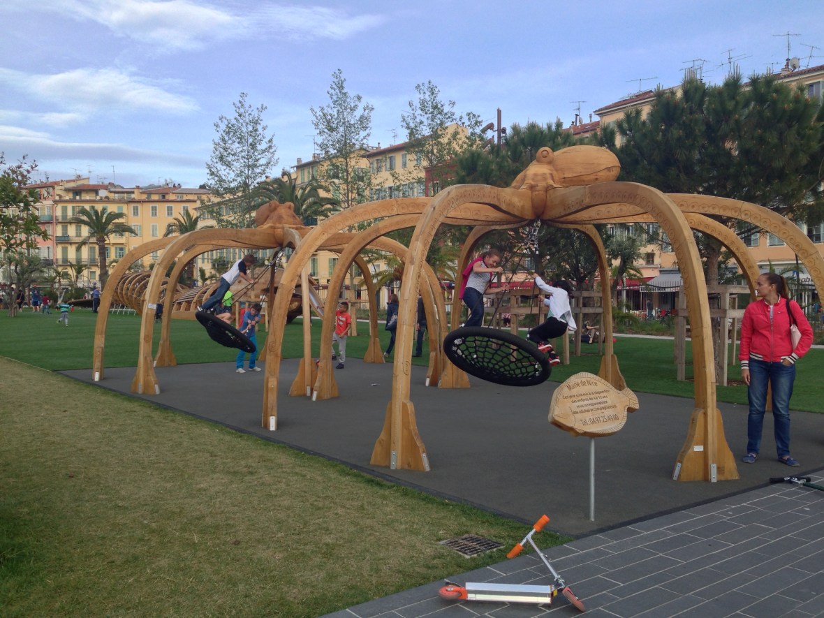 Jeux d'enfants en bois Nice Coulée verte Promenade du Paillon