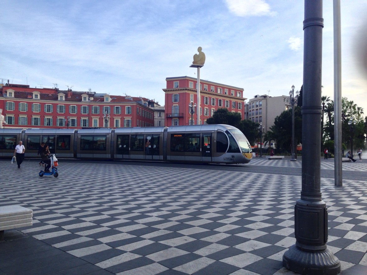 Nice Damier Place Masséna
